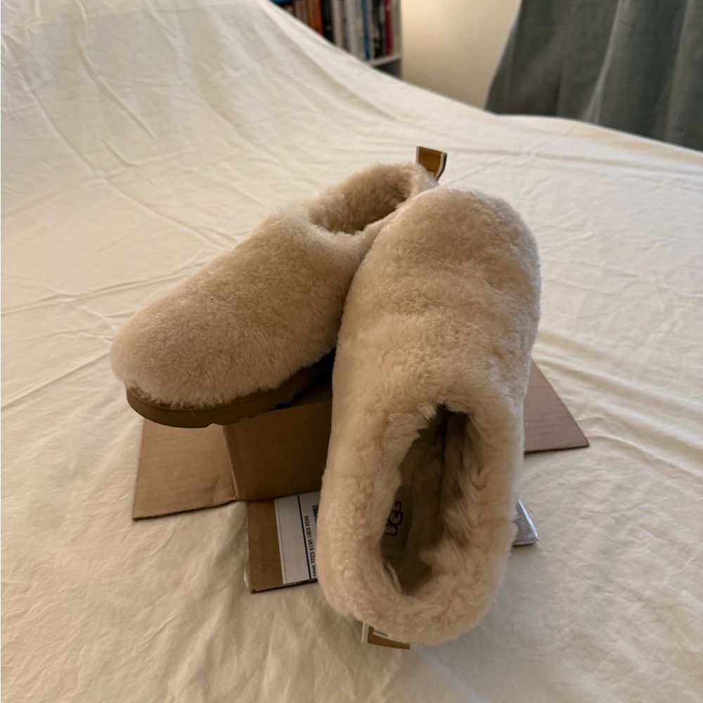 Ugg Classic Cozy Bootie in Natural